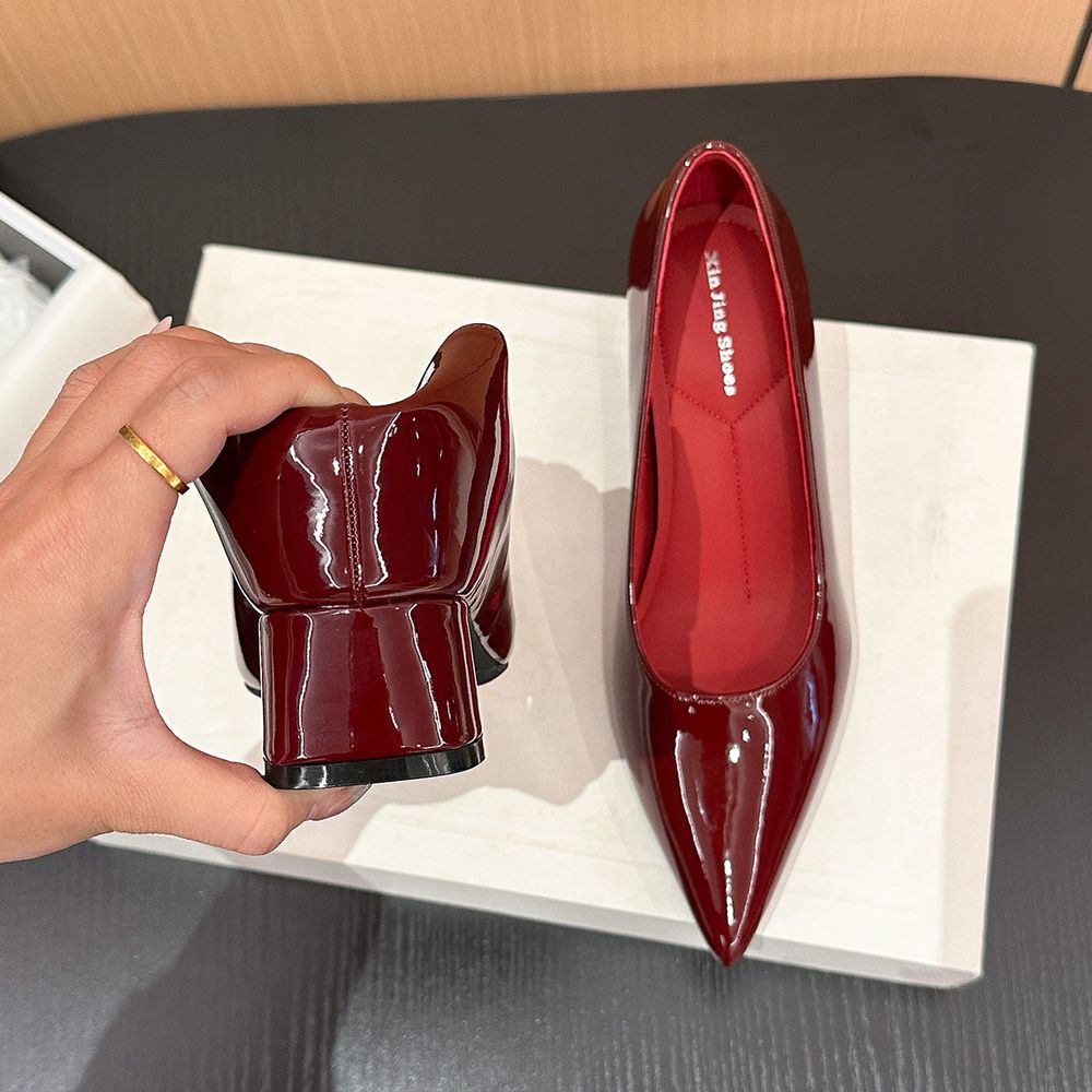 Pointed toe chunky heels