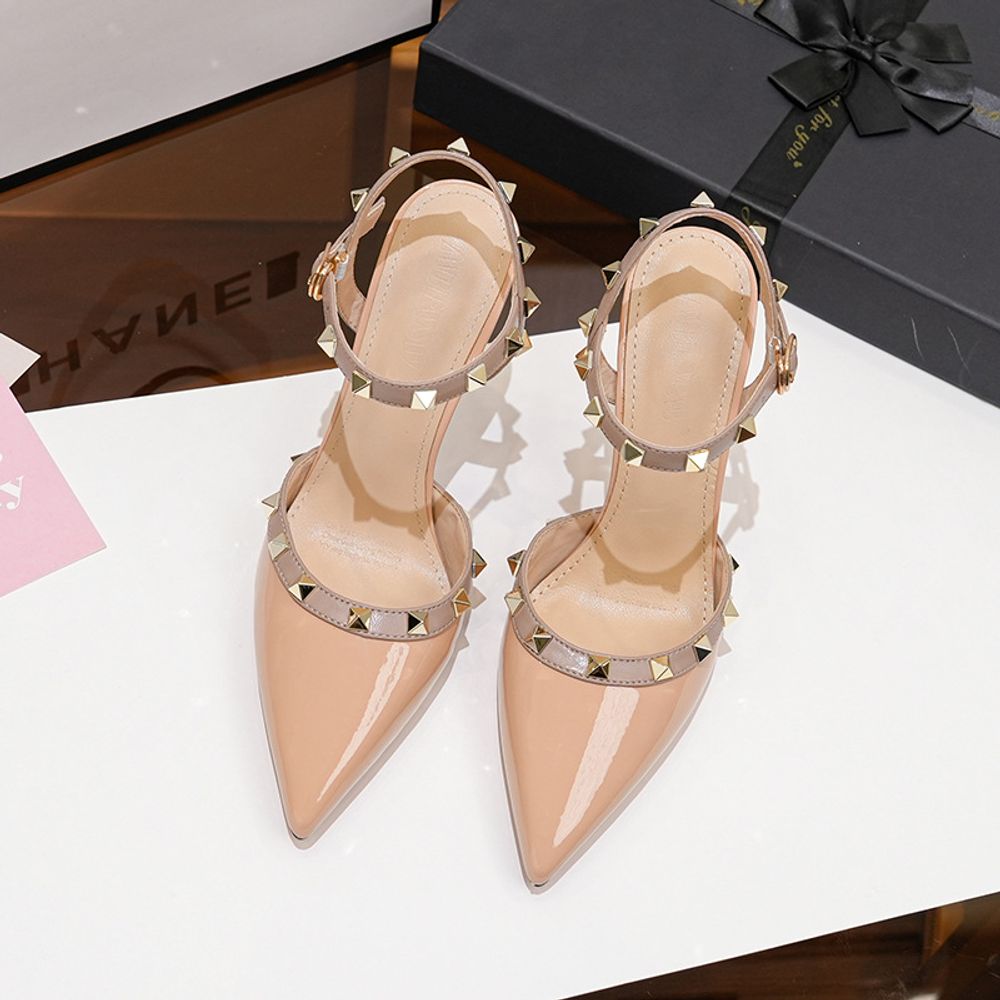 Pointed toe studded high heels