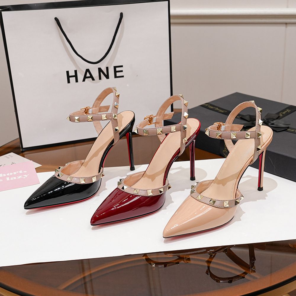 Pointed toe studded high heels