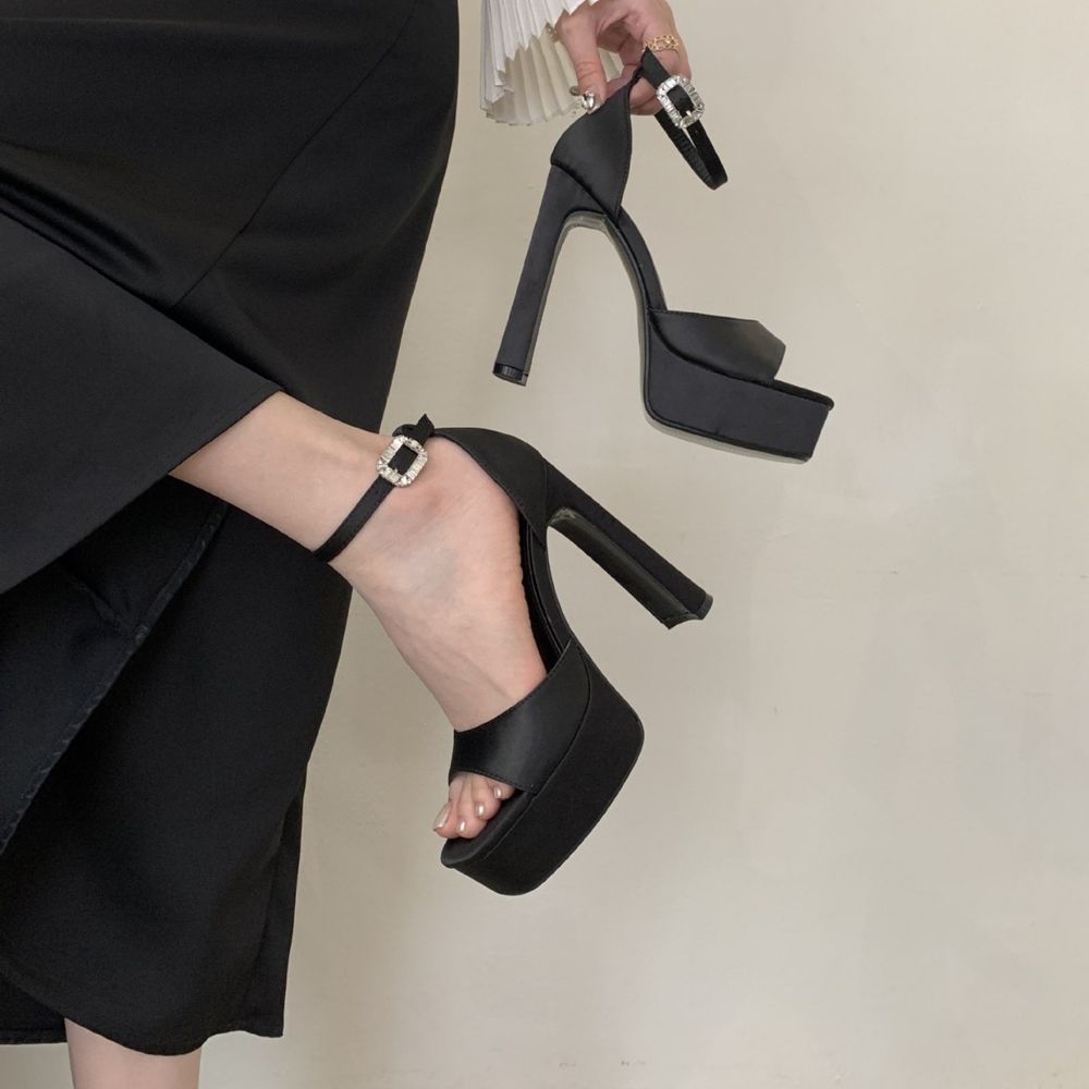 Platform block heel