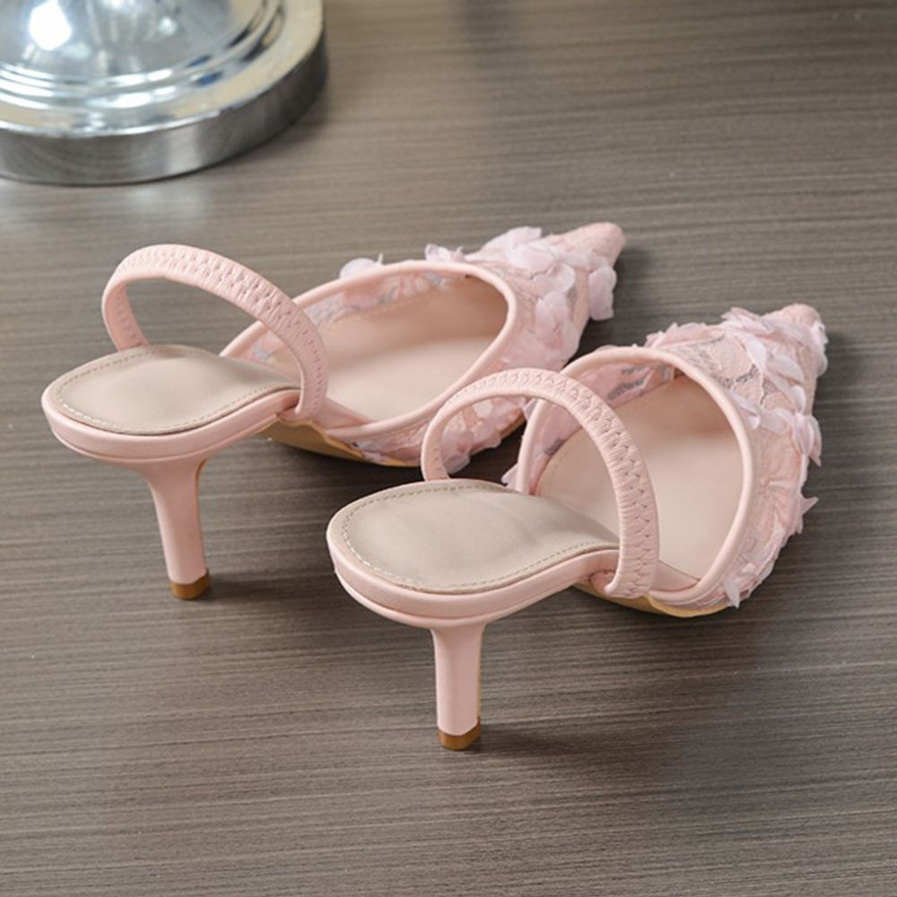 Pointed-toe embroidered lace high heels