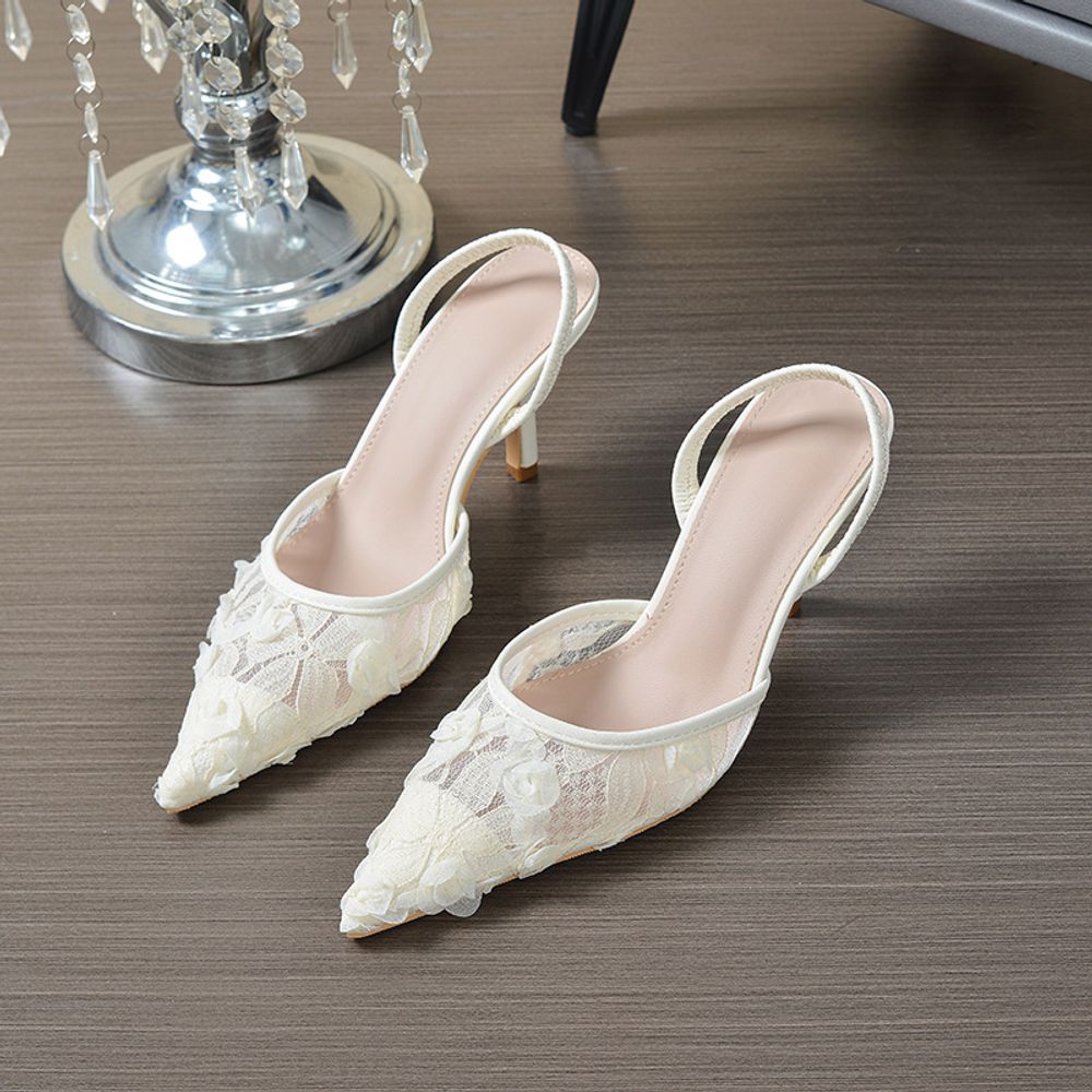 Pointed-toe embroidered lace high heels
