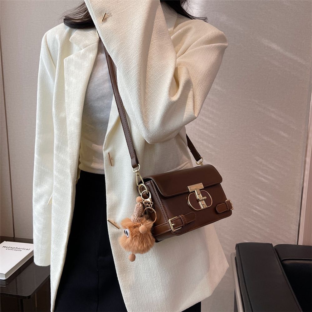 Retro-style small handbag