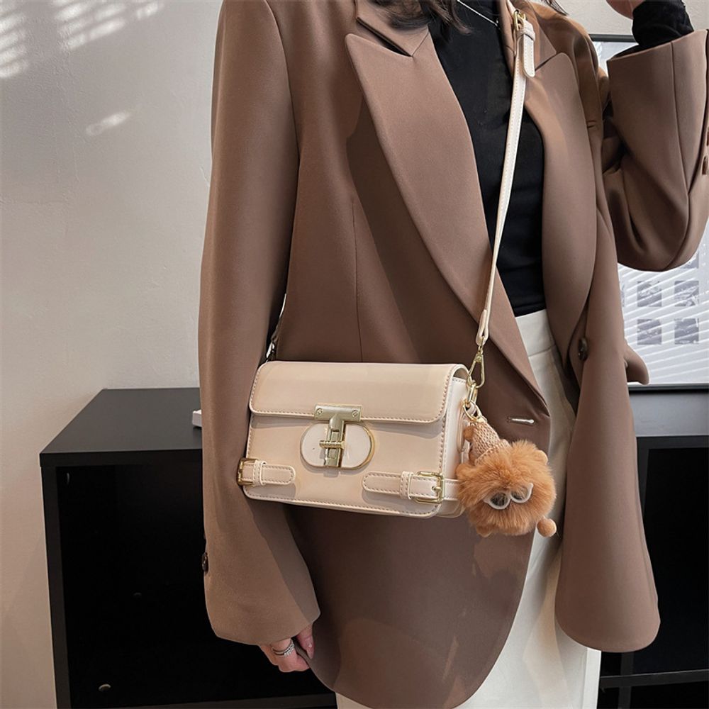 Retro-style small handbag