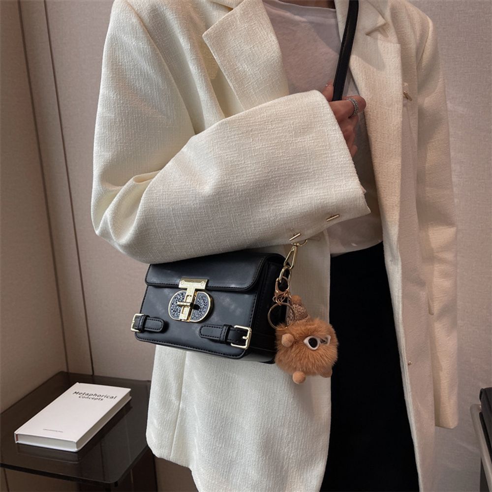 Retro-style small handbag