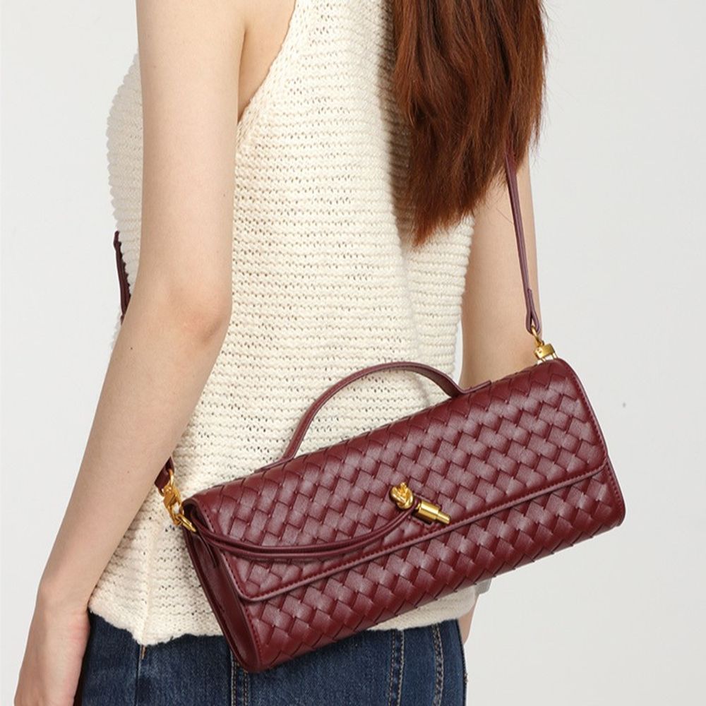 Baguette shoulder bag