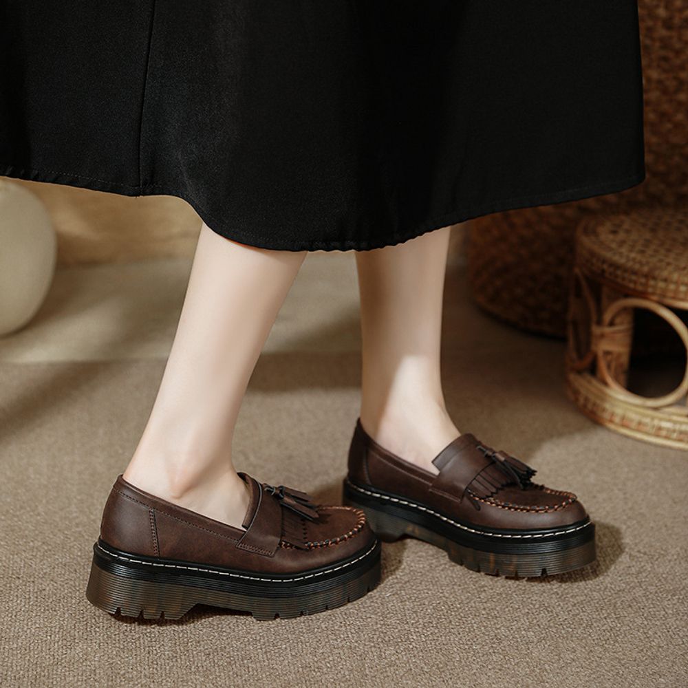 Platform leather shoes