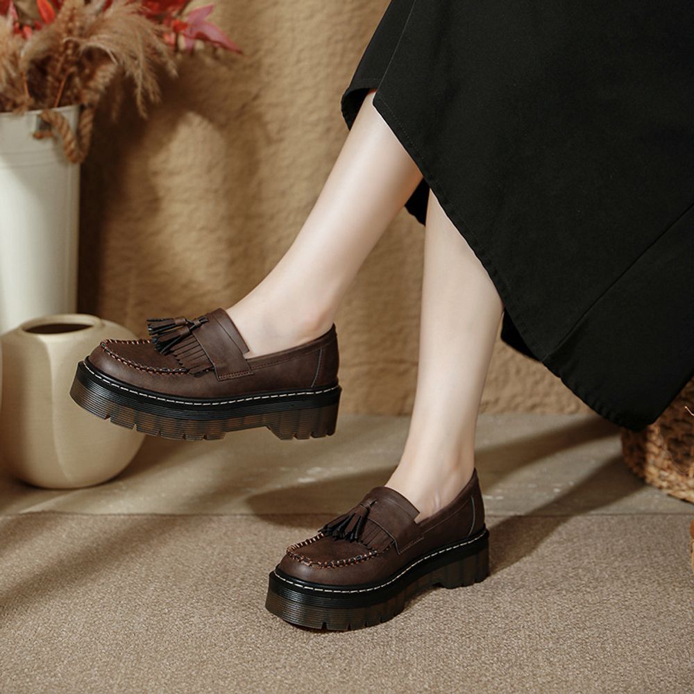 Platform leather shoes