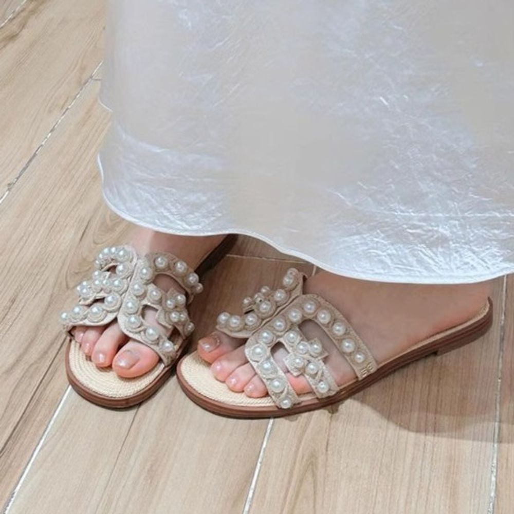 Pearl Shell Sandals