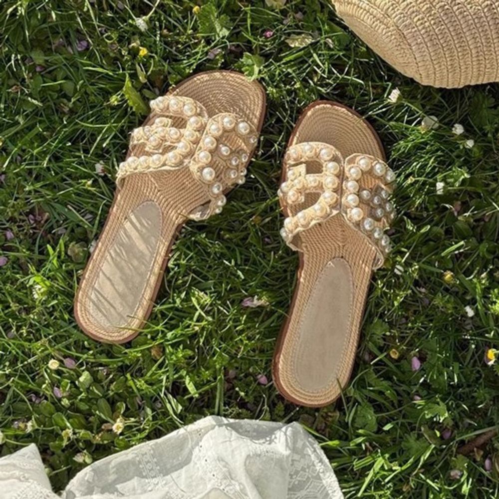 Pearl Shell Sandals