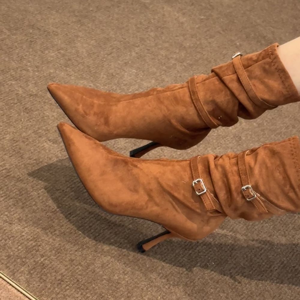 Belt buckle pleated ankle boots