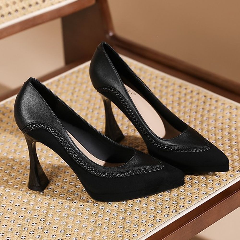 Pointed-toe stiletto high heels