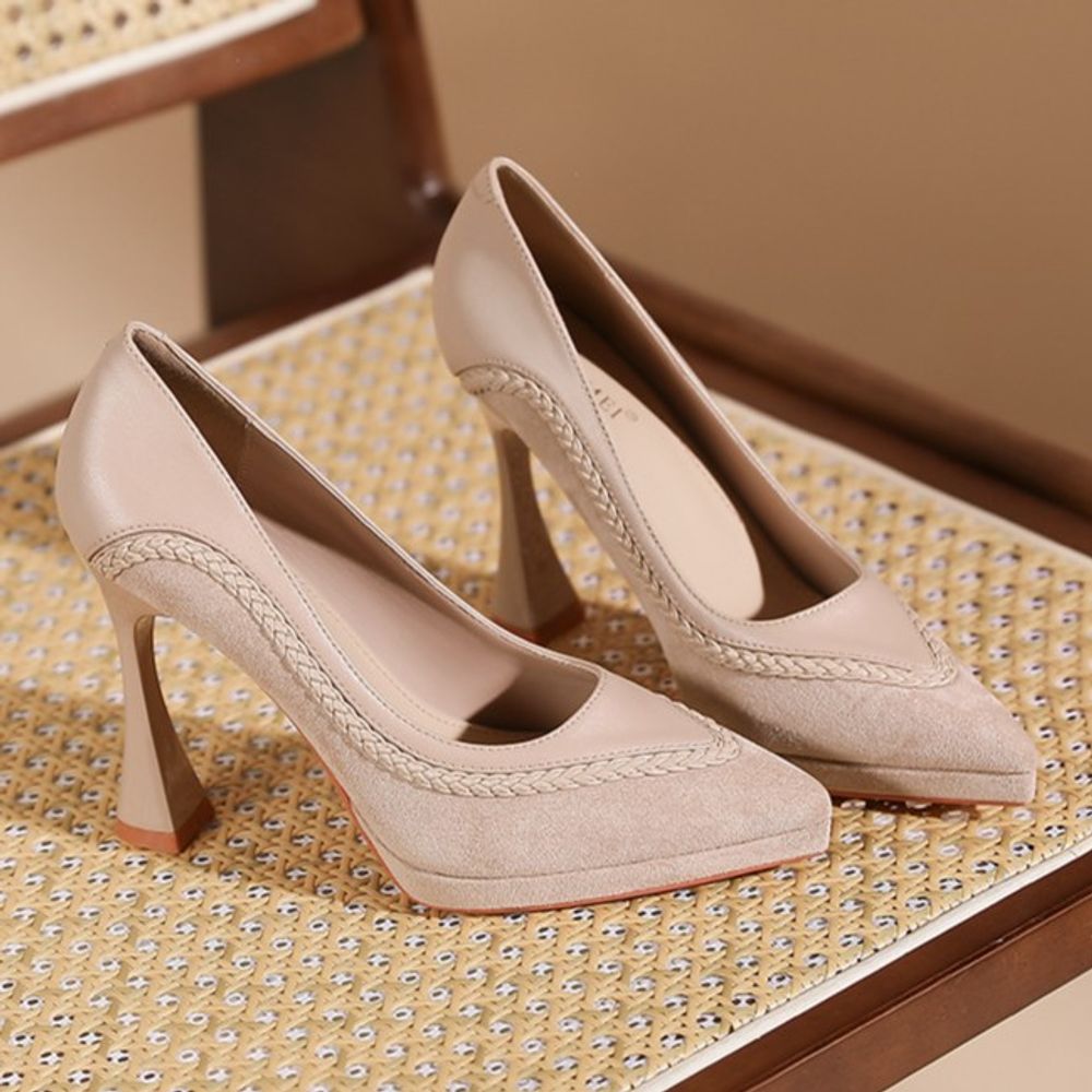 Pointed-toe stiletto high heels