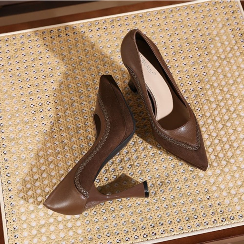 Pointed-toe stiletto high heels