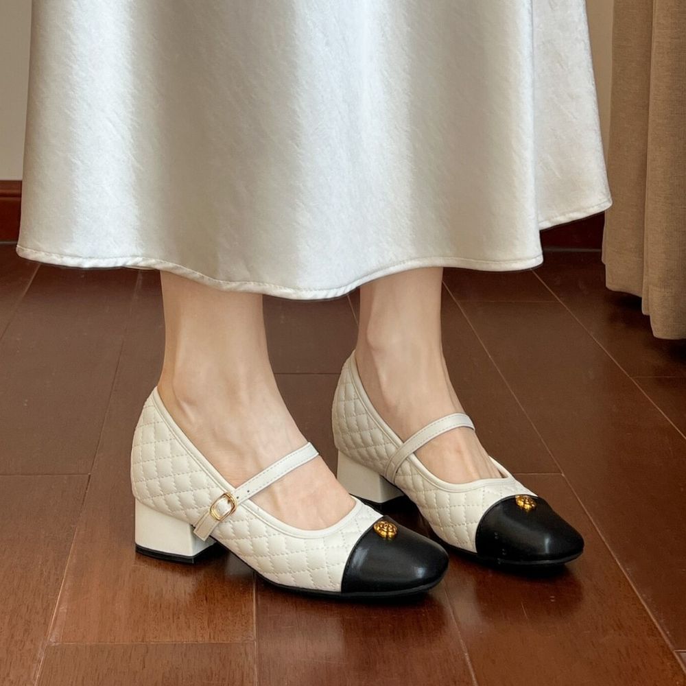 Leather Mary Jane shoes