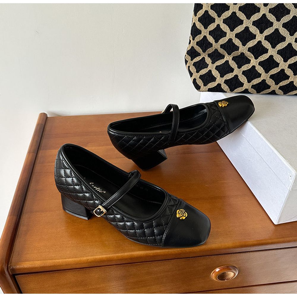 Leather Mary Jane shoes