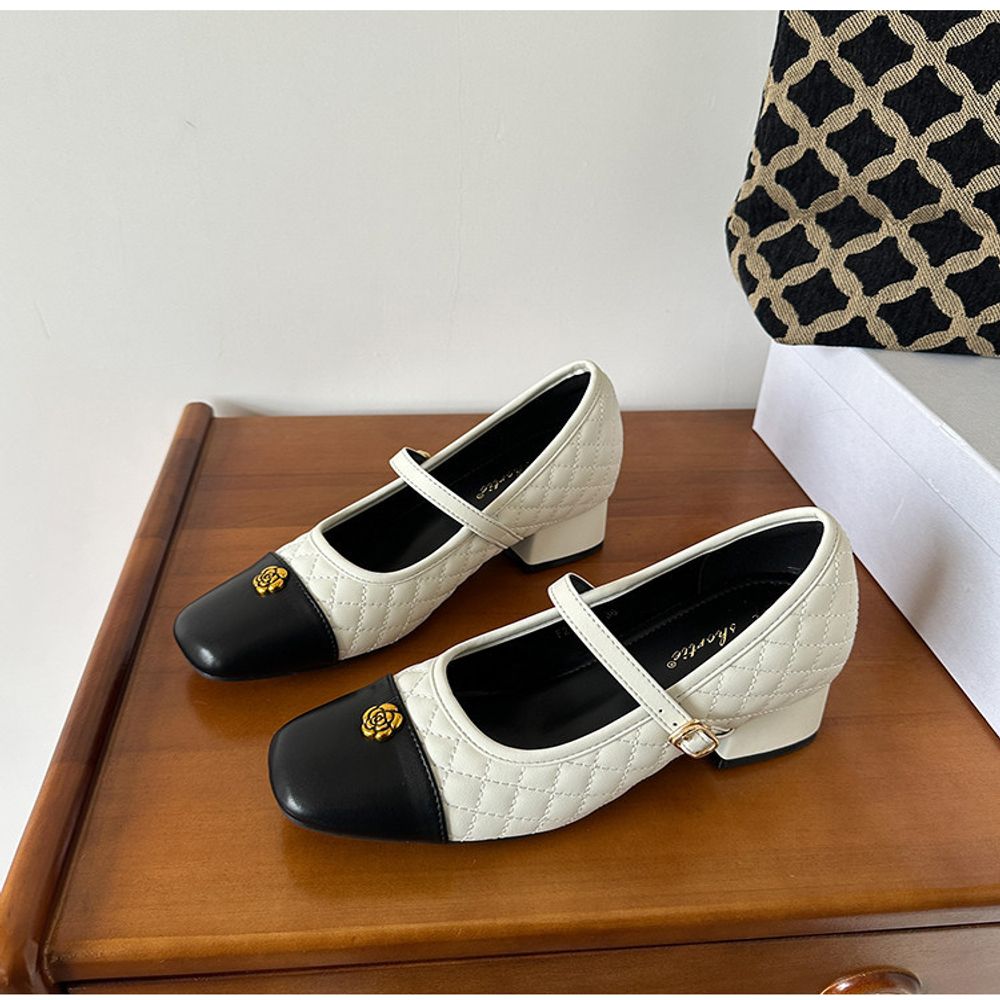 Leather Mary Jane shoes