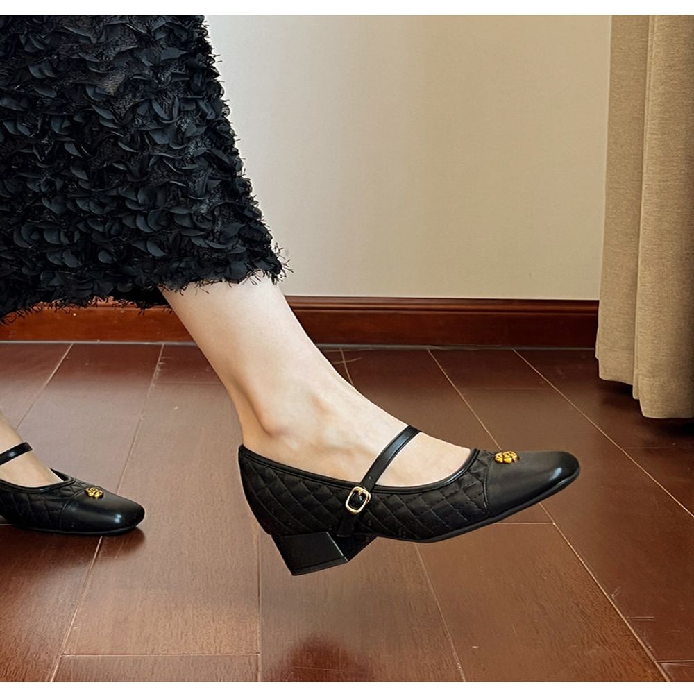 Leather Mary Jane shoes