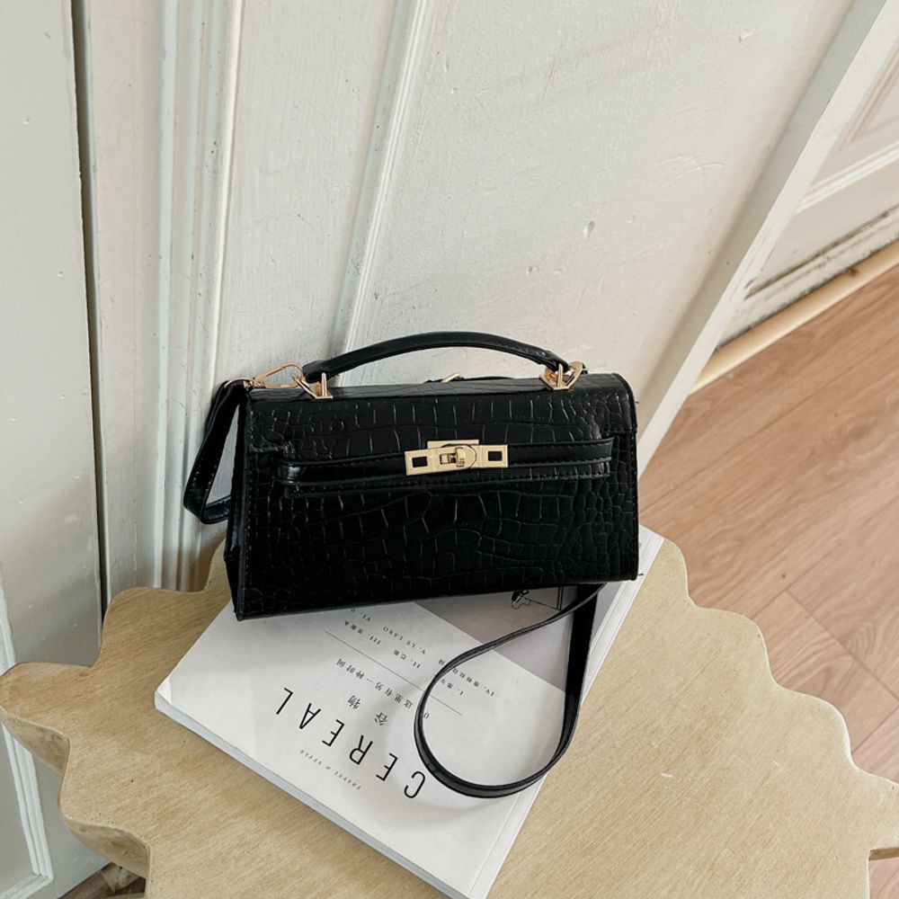 Trendy Patterned Handbag