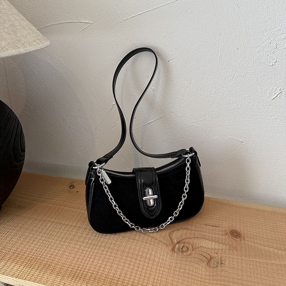 Small Chained Shoulder Bag