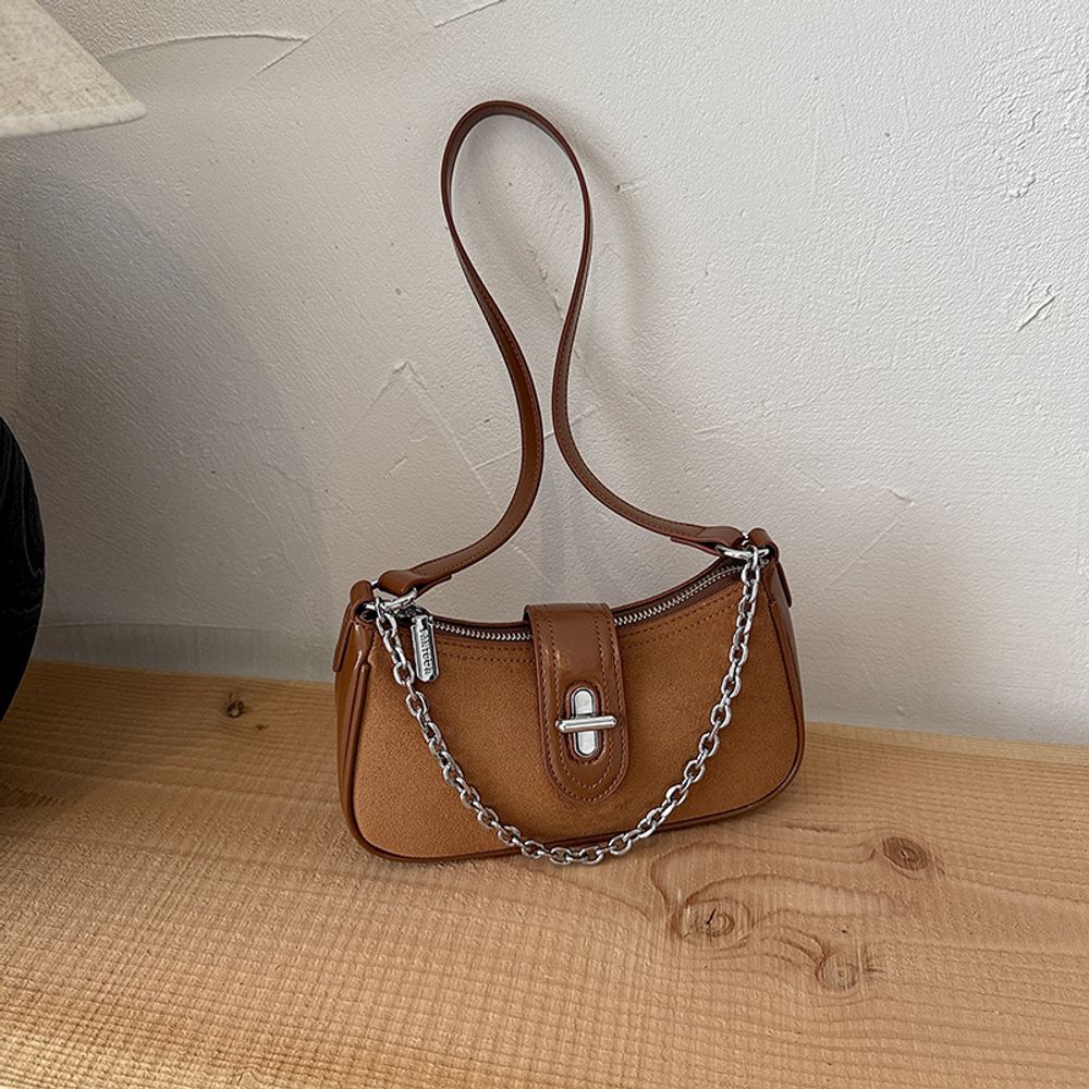 Small Chained Shoulder Bag