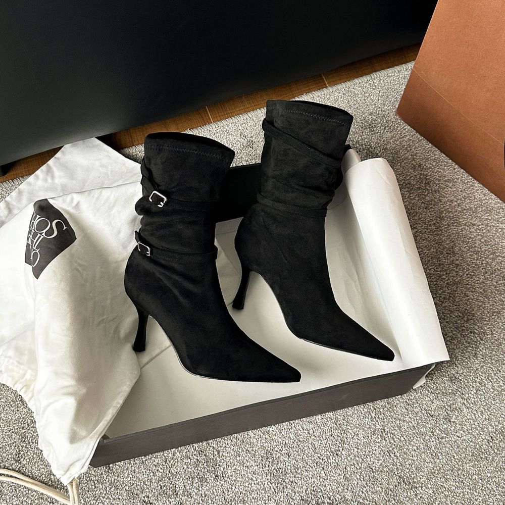 Pleated Stilletto High Boots